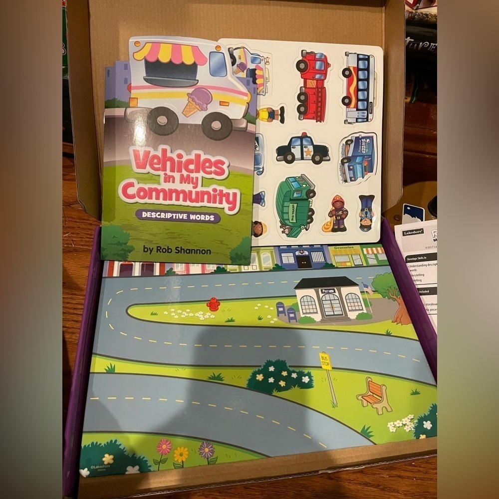 Read & Retell Magnetic Literacy Center - Descriptive Words - It is complete/new.